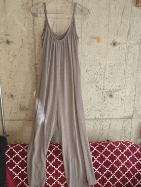 Women’s Gray Wide-Leg Jumpsuit – Sleeveless Comfort
